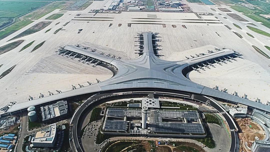 匠造一流东北亚国际枢纽机场！米乐官网“筑”力青岛胶东国际机场成功试飞